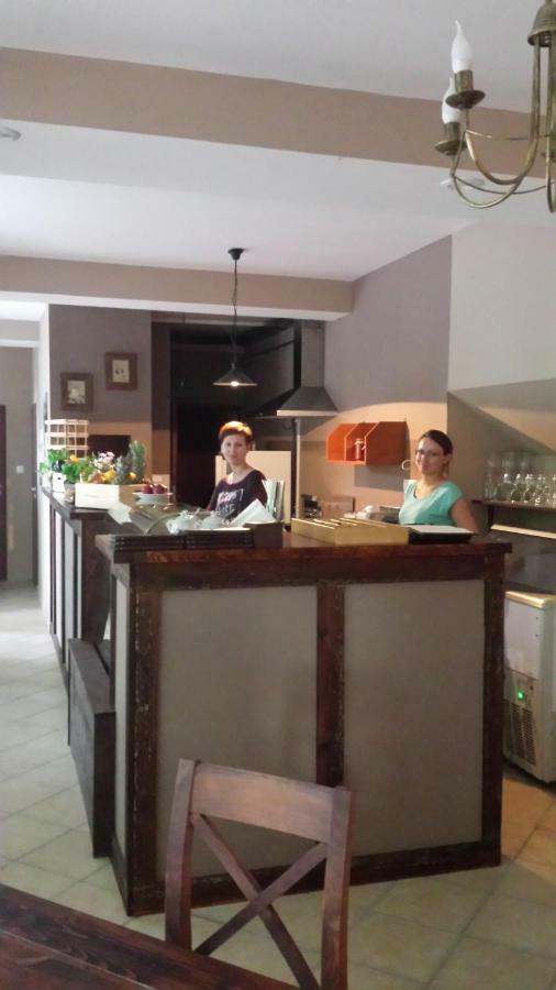 Апартаменты Apartament Дзержонюв Экстерьер фото